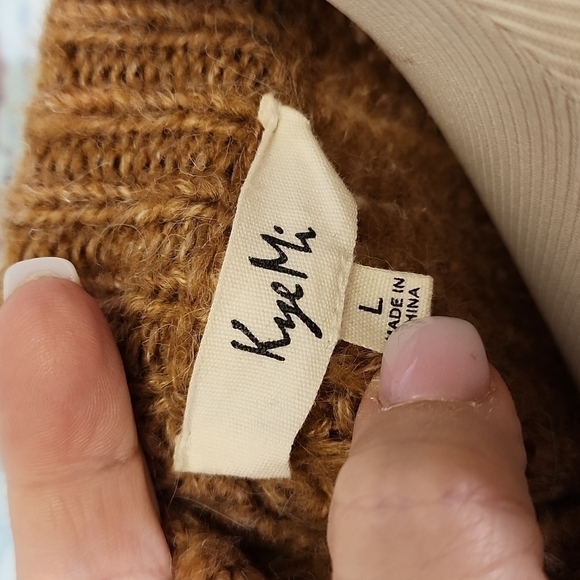 𝅺KYE Mi oversized sweater size L - Picture 7 of 8